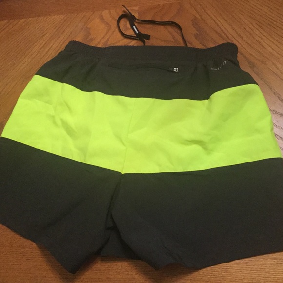 BRAND NEW NIKE DRI-FIT RUNNING SHORT - Picture 6 of 6